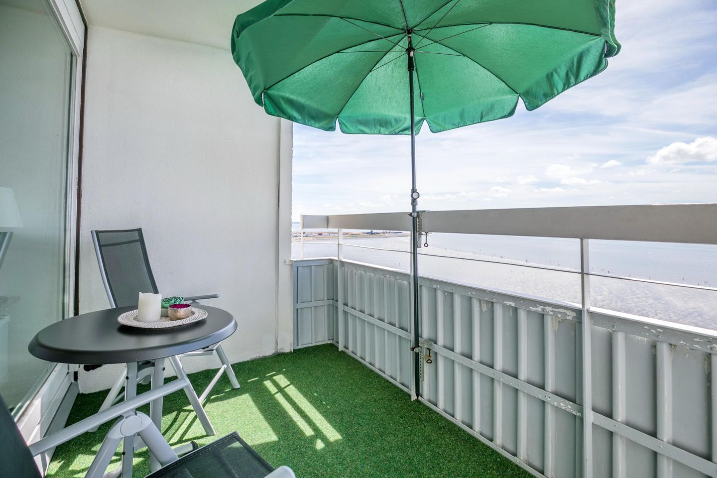 Hochhaus, Whg. Leuchtfeuer / 20. OG, Balkon