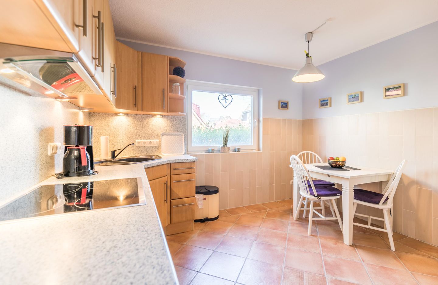 Ferienhaus Wassermann 21b Esstisch