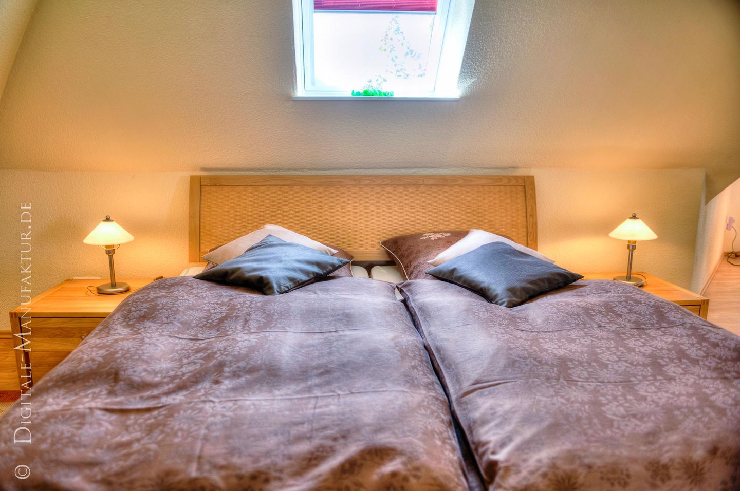 Haus Landblick Whg.Turmzimmer- Blick aufs Bett