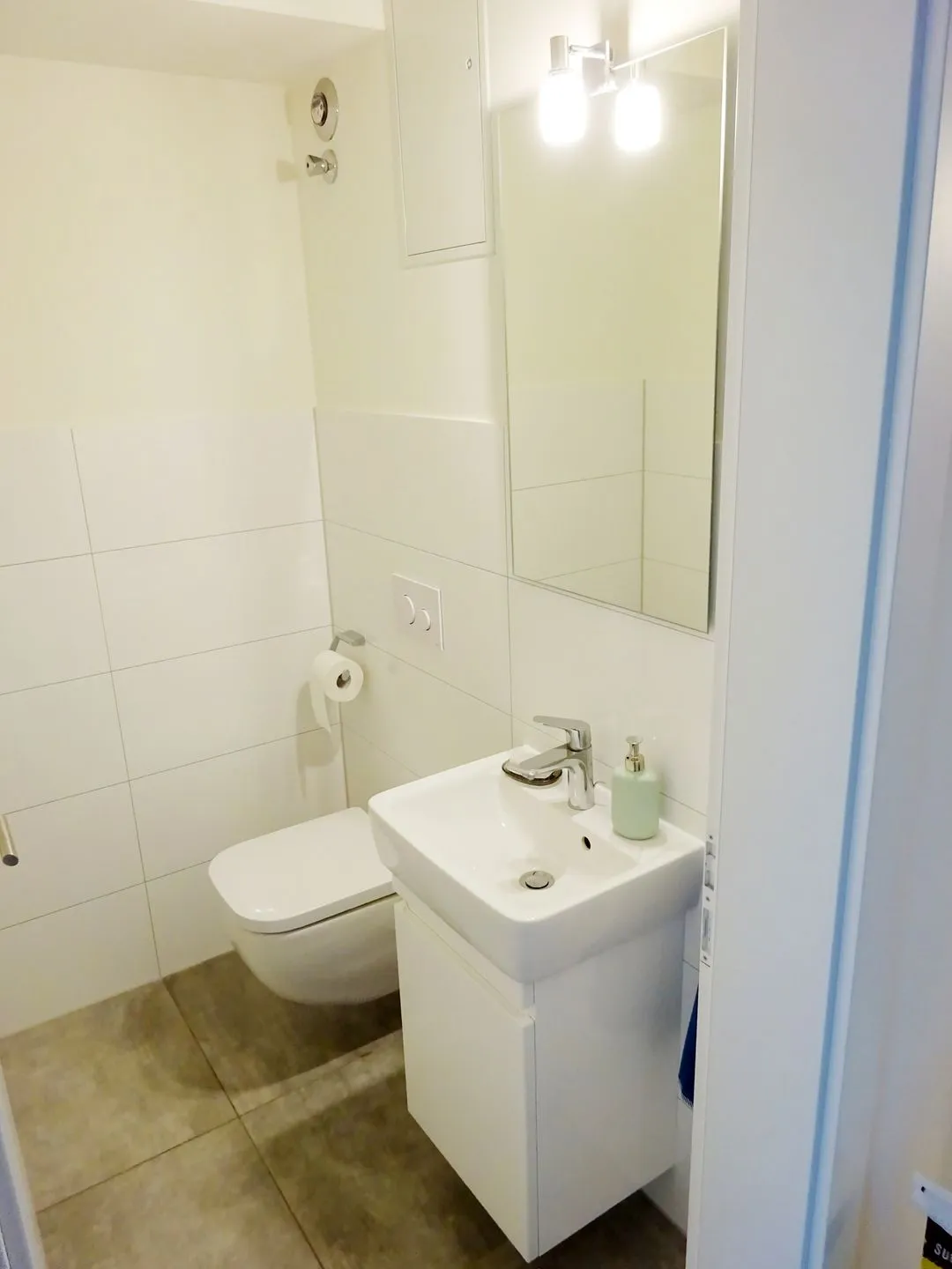 Haus *Weiße Düne* Ferienwohnung Weiße Düne 4 Wittdün auf Amrum - Gäste-WC in der Ferienwohnung Weiße Düne 4 in Wittdün auf Amrum