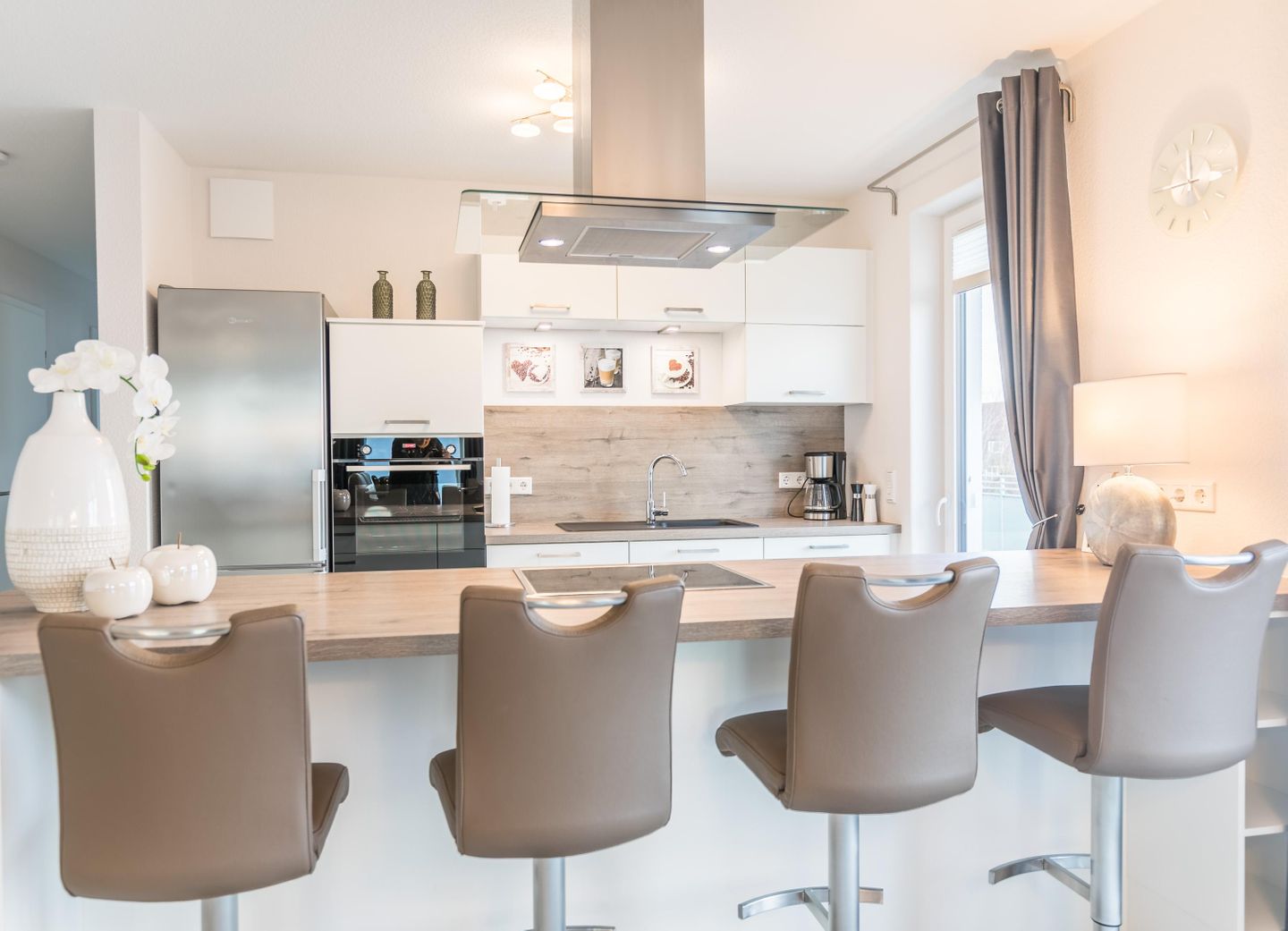 "MeerGenuss", Penthouse-WHG, Küchentresen