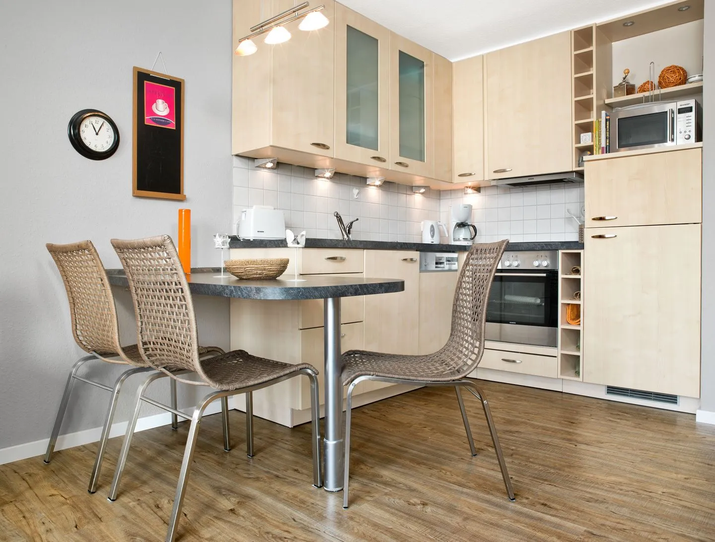 Landhaus Residenz Kirchsee Westwind Schwarzer Busch - Kitchen