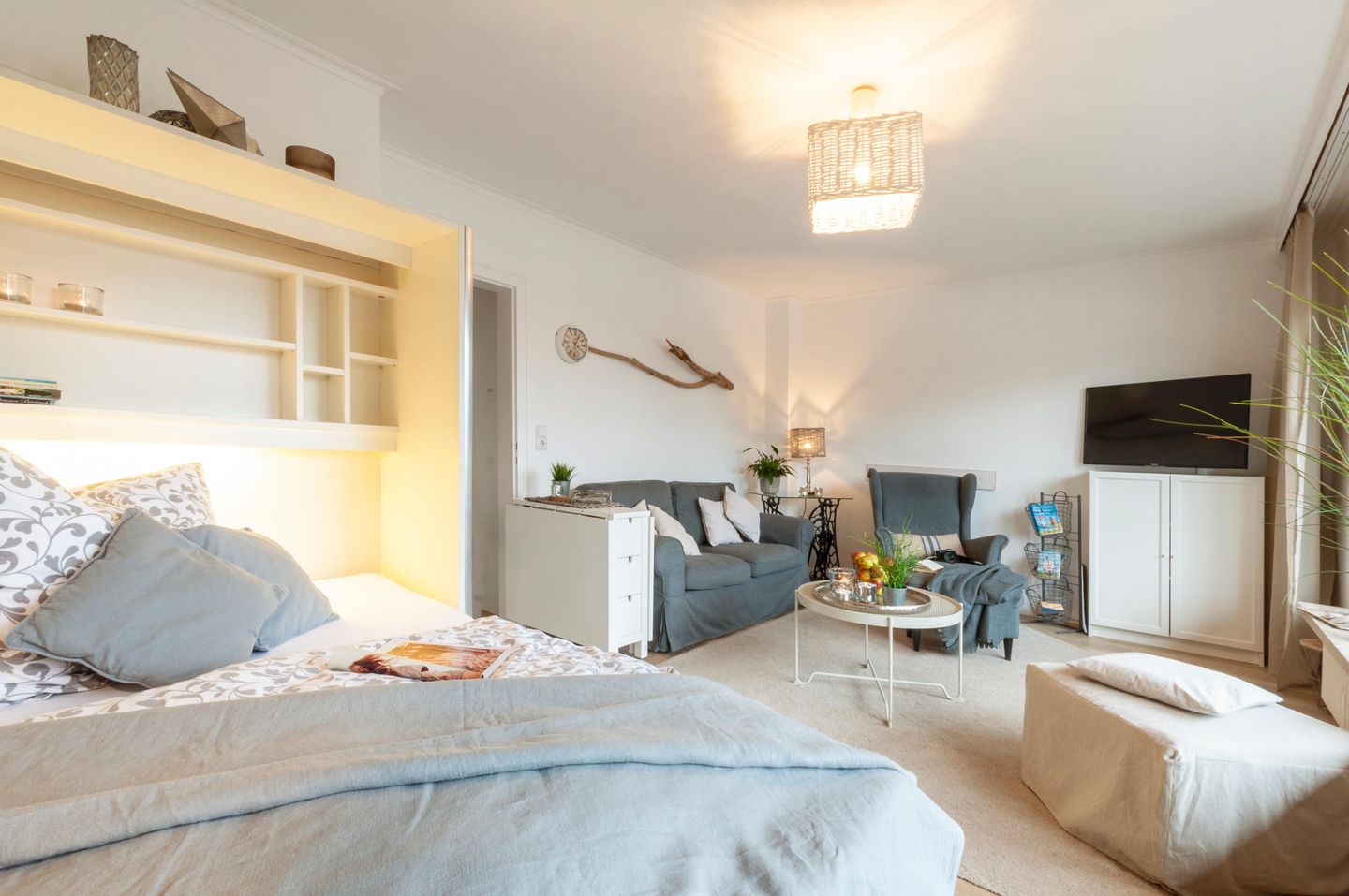 Haus Luv, Whg. 2 Schrankbett im Wohnzimmer