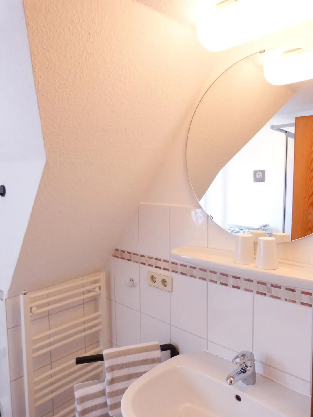 Haus Troeltsch Ferienwohnung „Bi Elschen" Nebel auf Amrum - Badezimmer in der Ferienwohnung Bi Elschen in Nebel auf Amrum