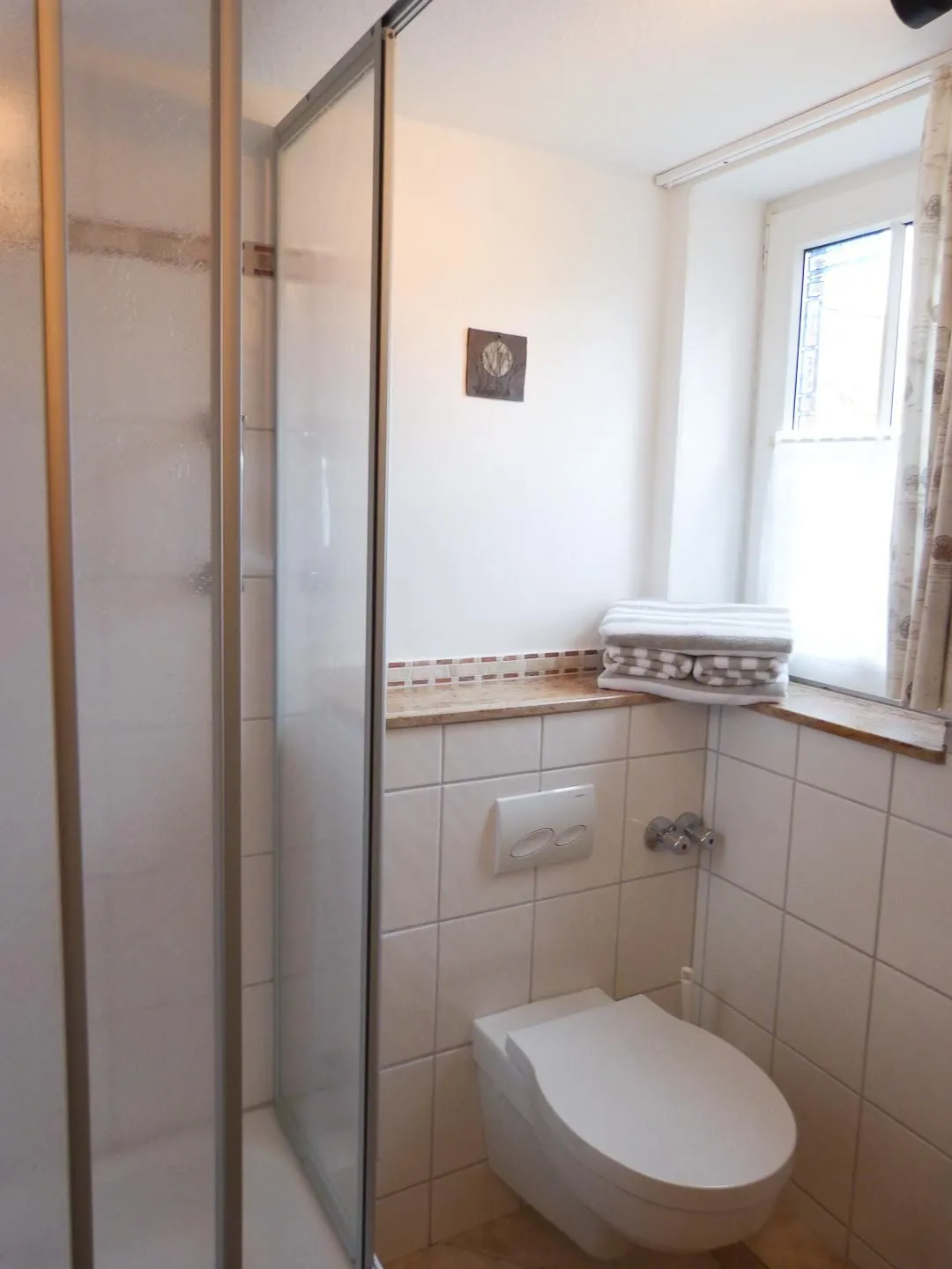 Haus Troeltsch Ferienwohnung „Bi Elschen" Nebel auf Amrum - Duschbad in der Ferienwohnung Bi Elschen in Nebel auf Amrum