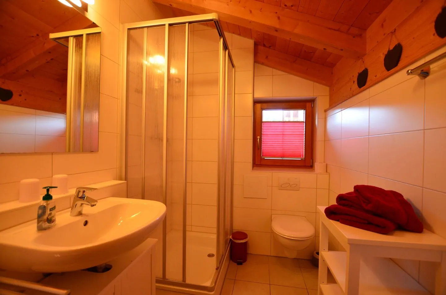 Bunte Kuh - Feriendorf Via Claudia Haus 52 Lechbruck am See - Badezimmer