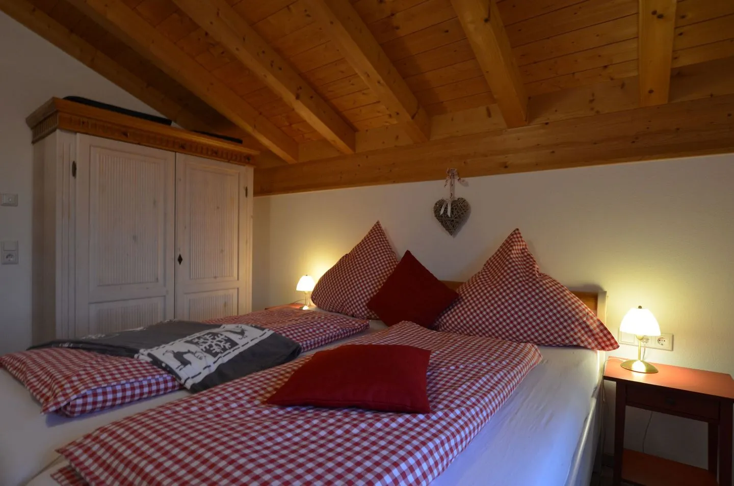 Bunte Kuh - Feriendorf Via Claudia Haus 52 Lechbruck am See - Schlafzimmer