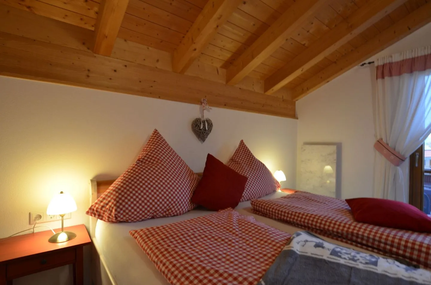Bunte Kuh - Feriendorf Via Claudia Haus 52 Lechbruck am See - Schlafzimmer
