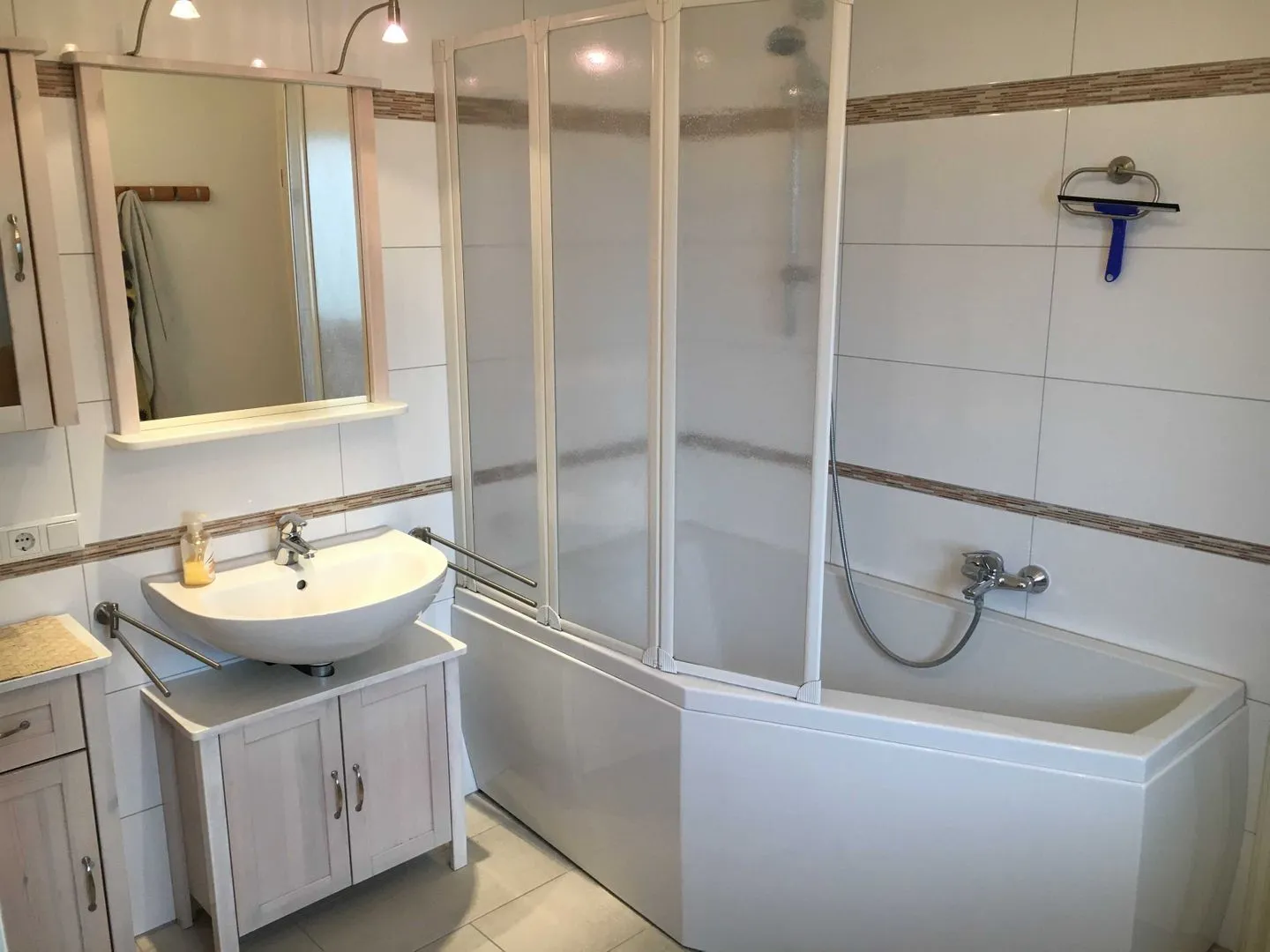(BIR14) Ferienhaus am Birkenweg Niendorf - Badezimmer