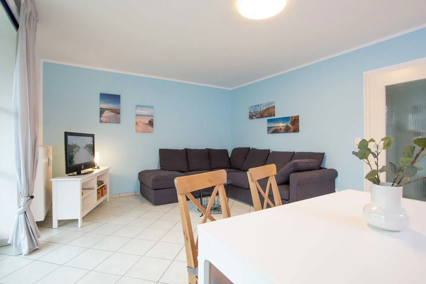 (Ost5a) Ferienwohnung " Weishaupt" Niendorf - Wohnzimmer