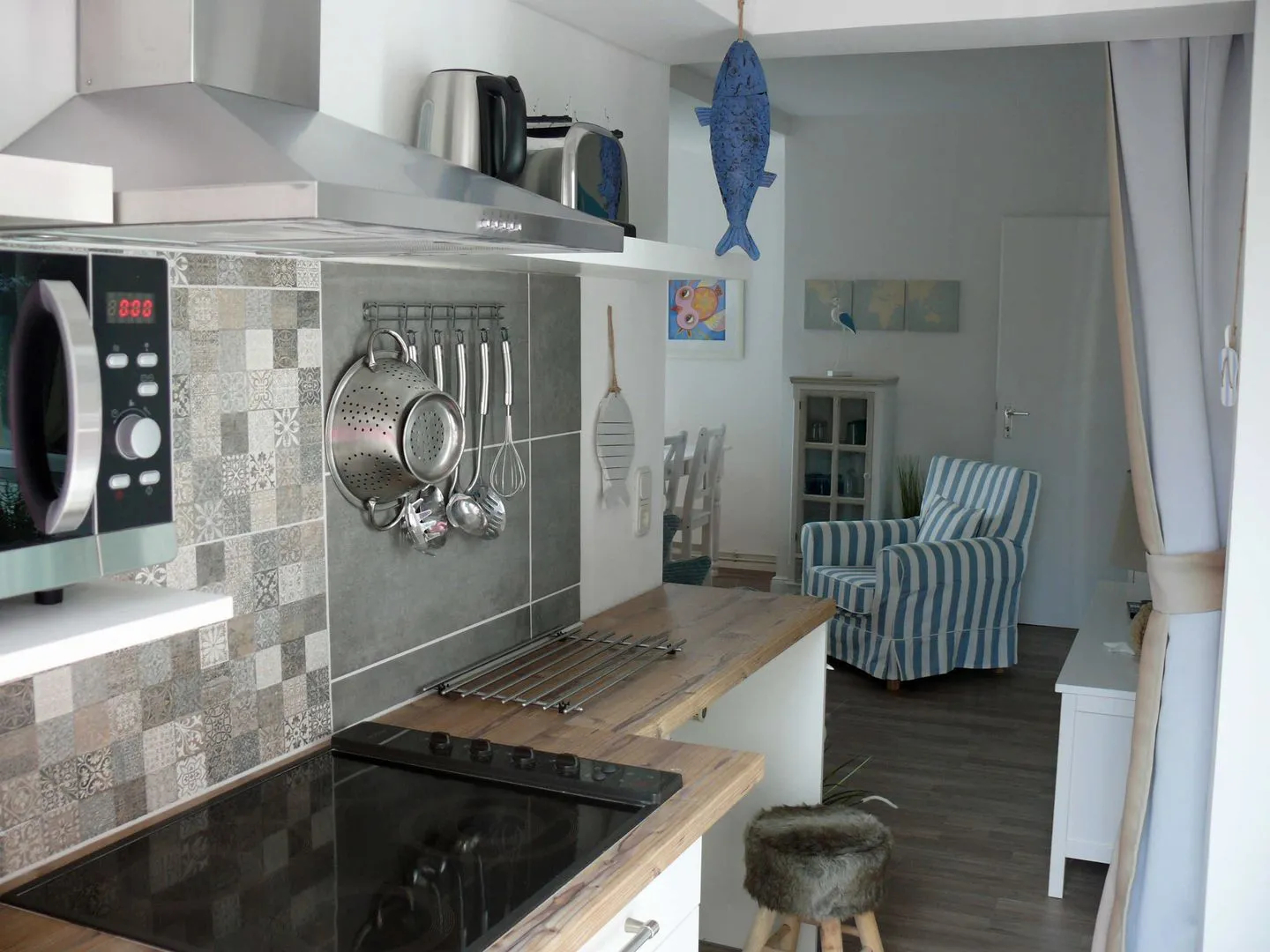 (WIK 7a) Ferienwohnung "Topp 1" Niendorf - Küche / Küchenzeile