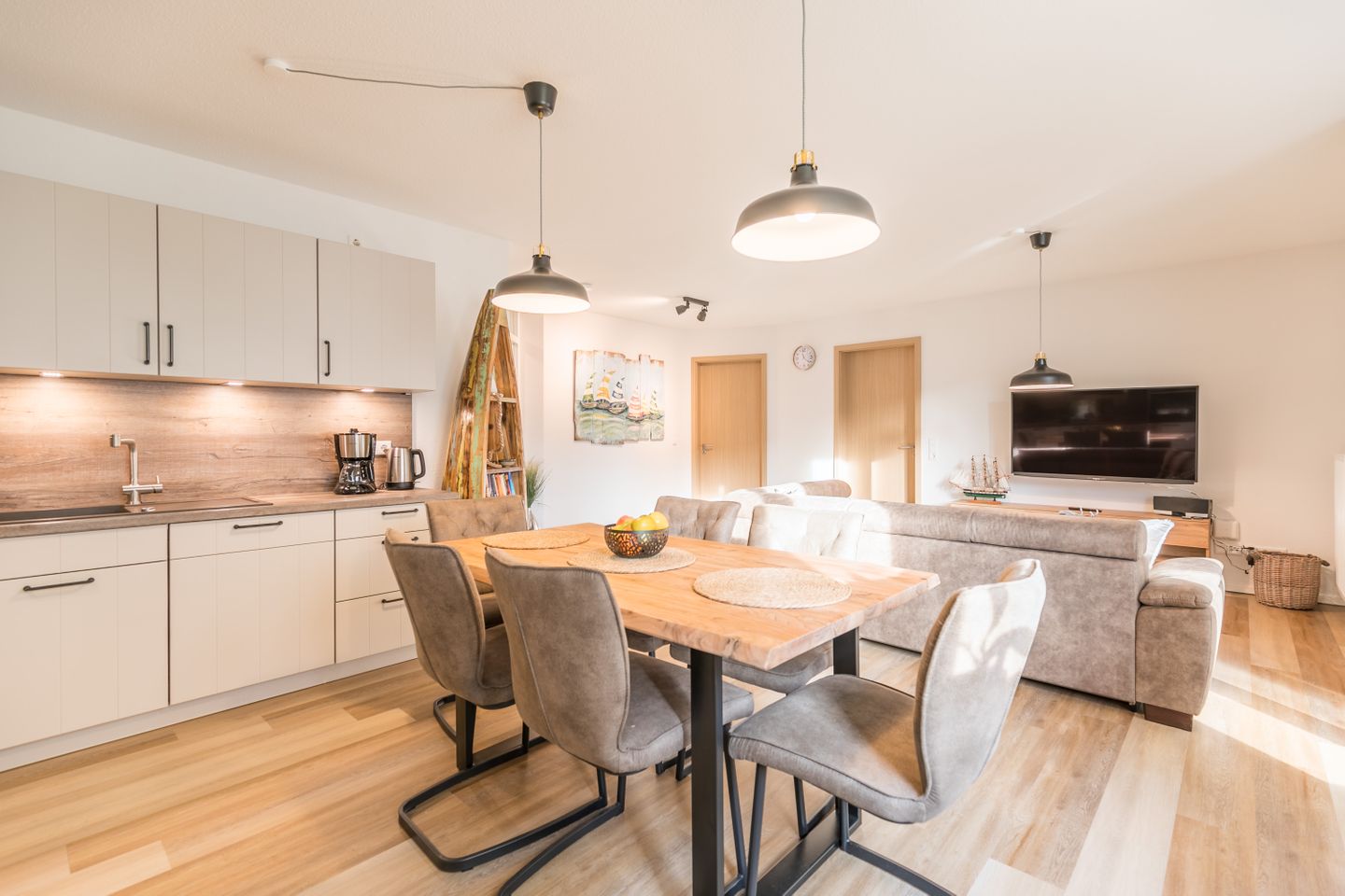 Bahnhofstrasse 9, Appartement One, Essplatz