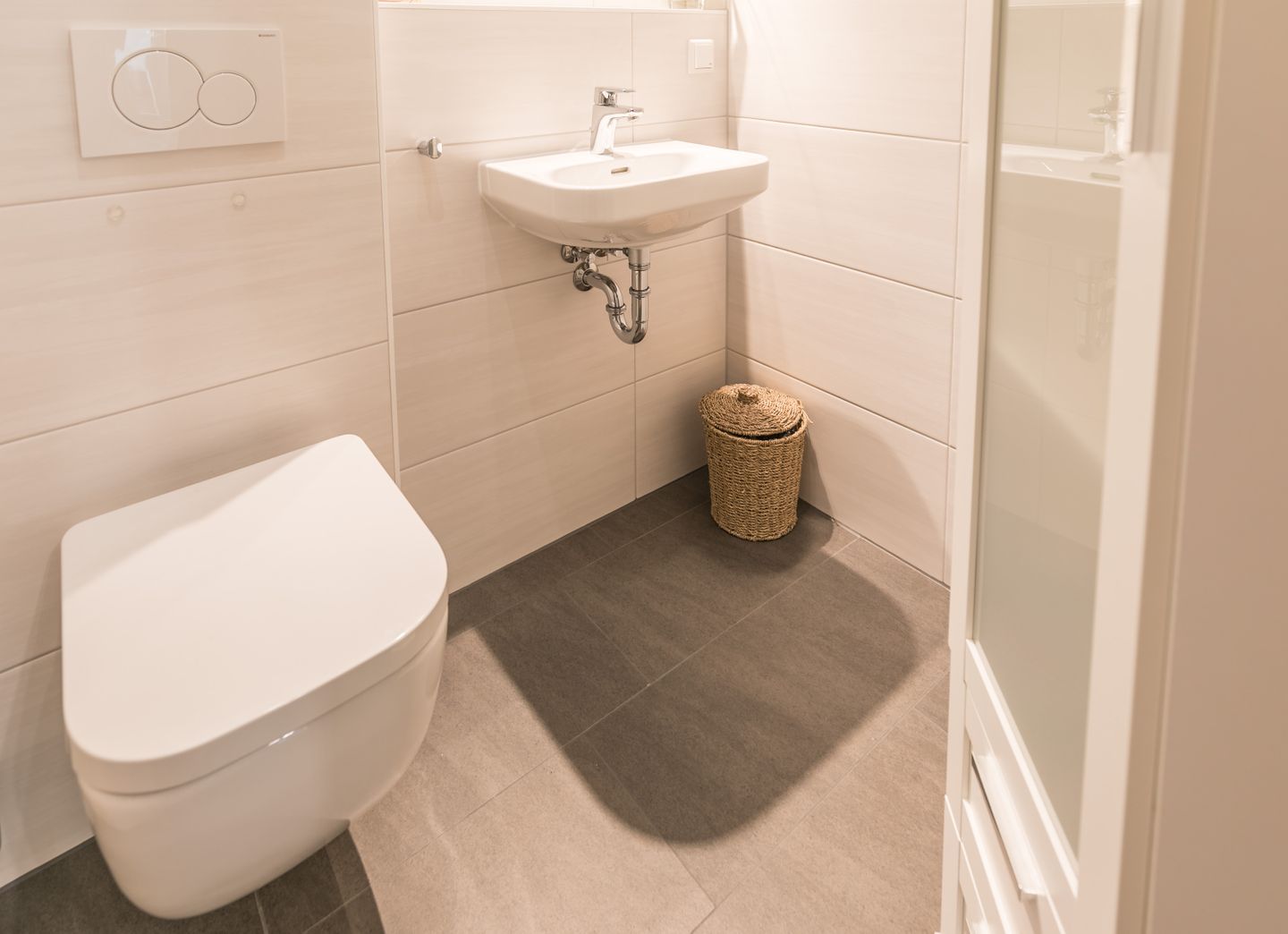 Bahnhofstrasse 9, Appartement One, Gäste WC