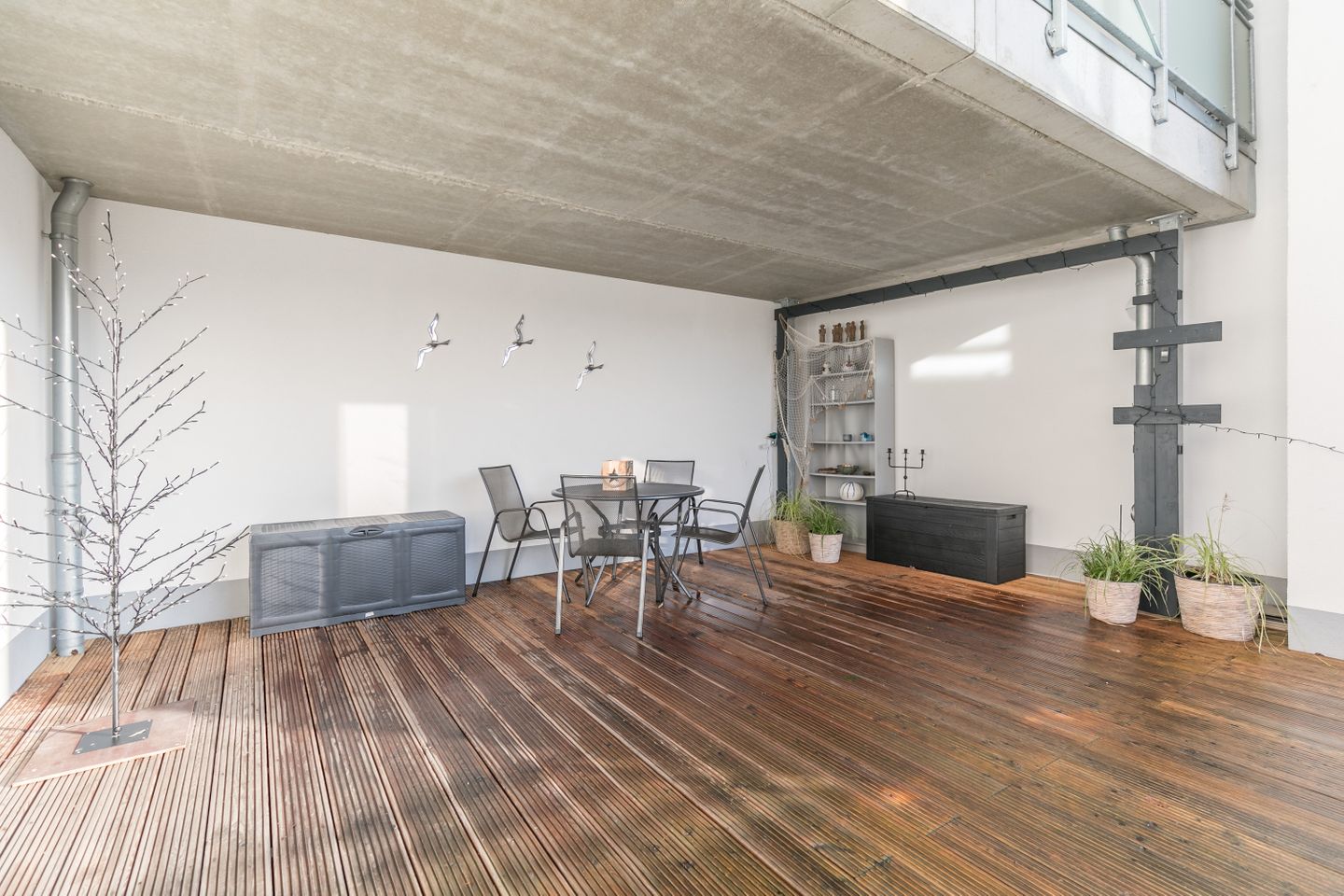 Bahnhofstrasse 9, Appartement One, überdachte Terrasse