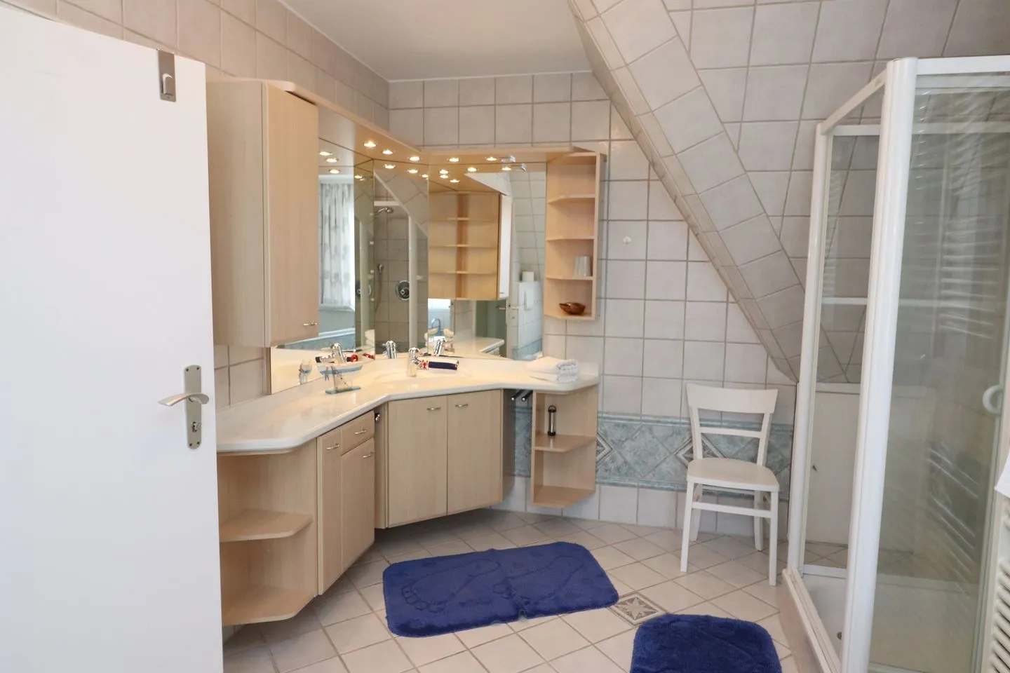 AO19 vorne Büsum - Badezimmer