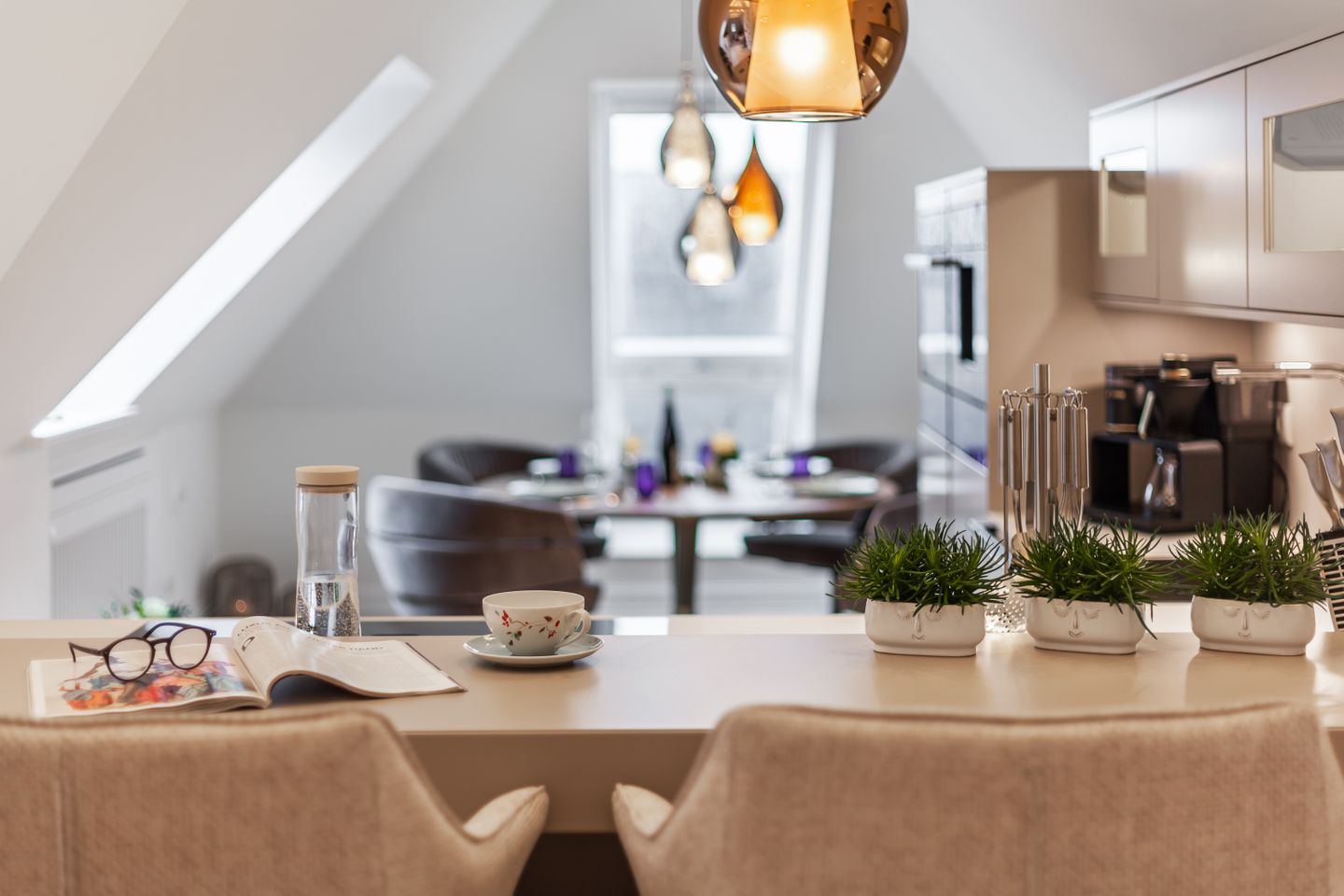 WOLKEN.NEST Penthouse-Suite, Esszimmertisch
