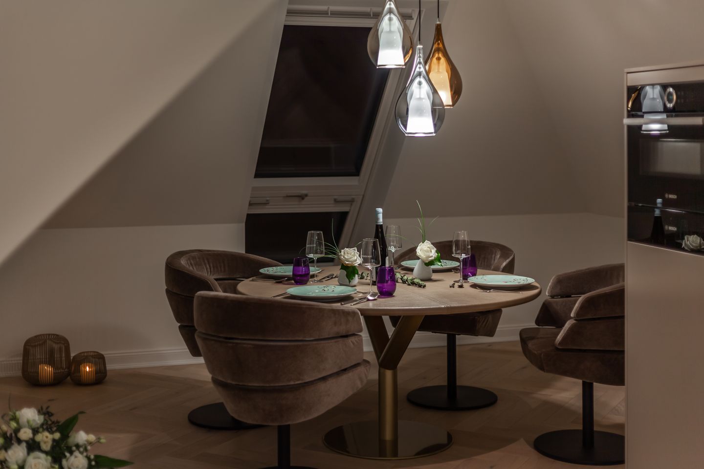 WOLKEN.NEST Penthouse-Suite Esszimmertisch