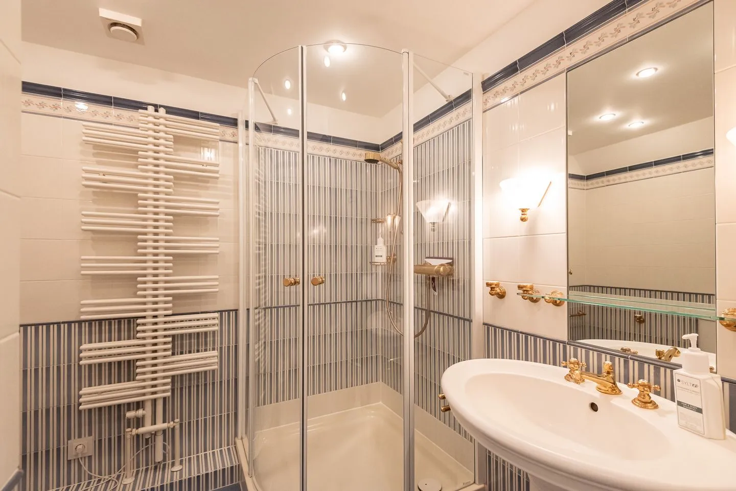 Rosenhaus unter Reet Kampen - Badezimmer
