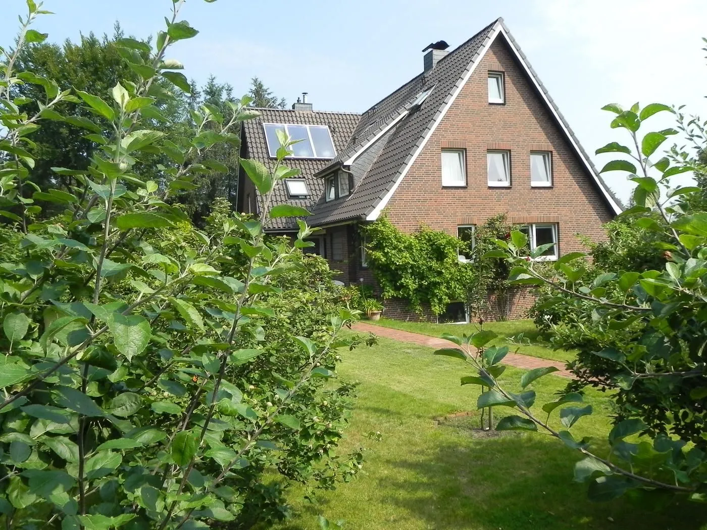 Haus *Üüs Aran* Ferienwohnung *Üüs Aran 1* Süddorf auf Amrum - Garten