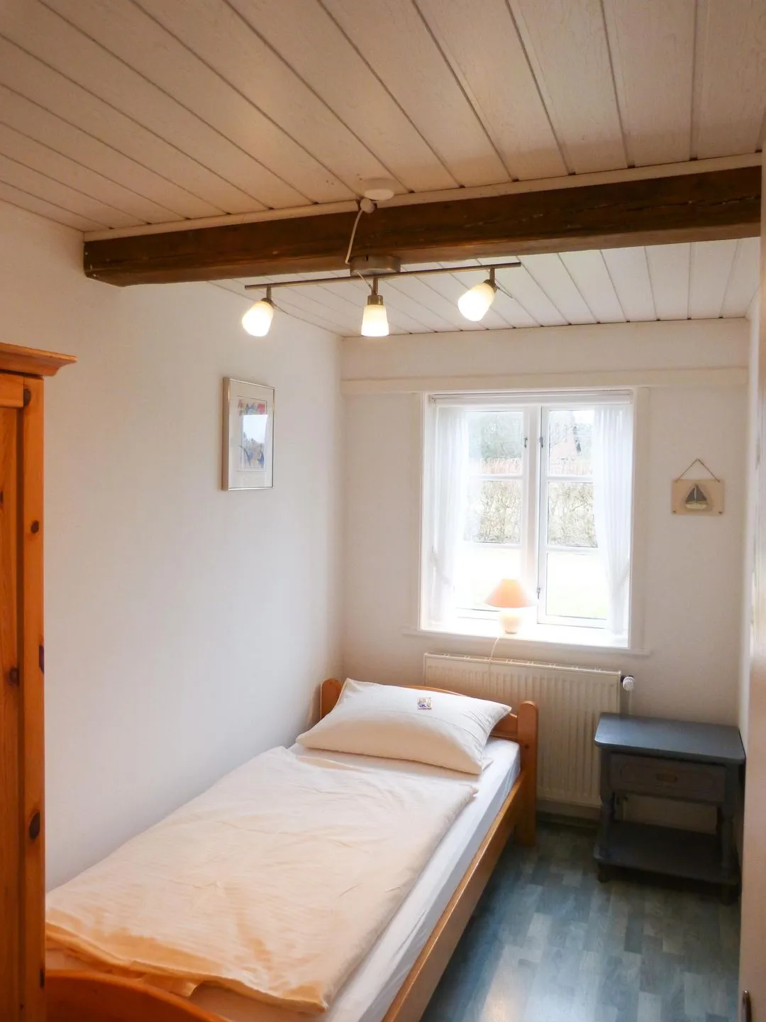 Hüs Sanskiin Ferienwohnung *Brombelbei* Süddorf auf Amrum - Einzelbettschlafzimmer in der Ferienwohnun Brombelbei in Süddorf auf Amrum