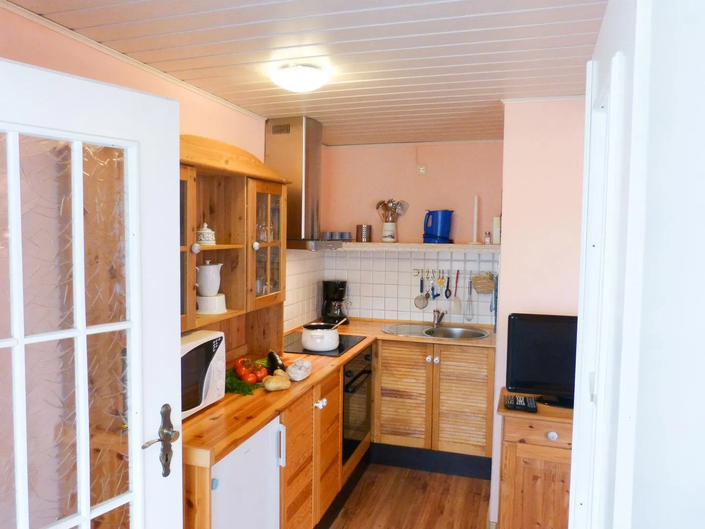Hüs Sanskiin Ferienwohnung *Brombelbei* Süddorf auf Amrum - Küche in der Ferienwohnun Brombelbei in Süddorf auf Amrum