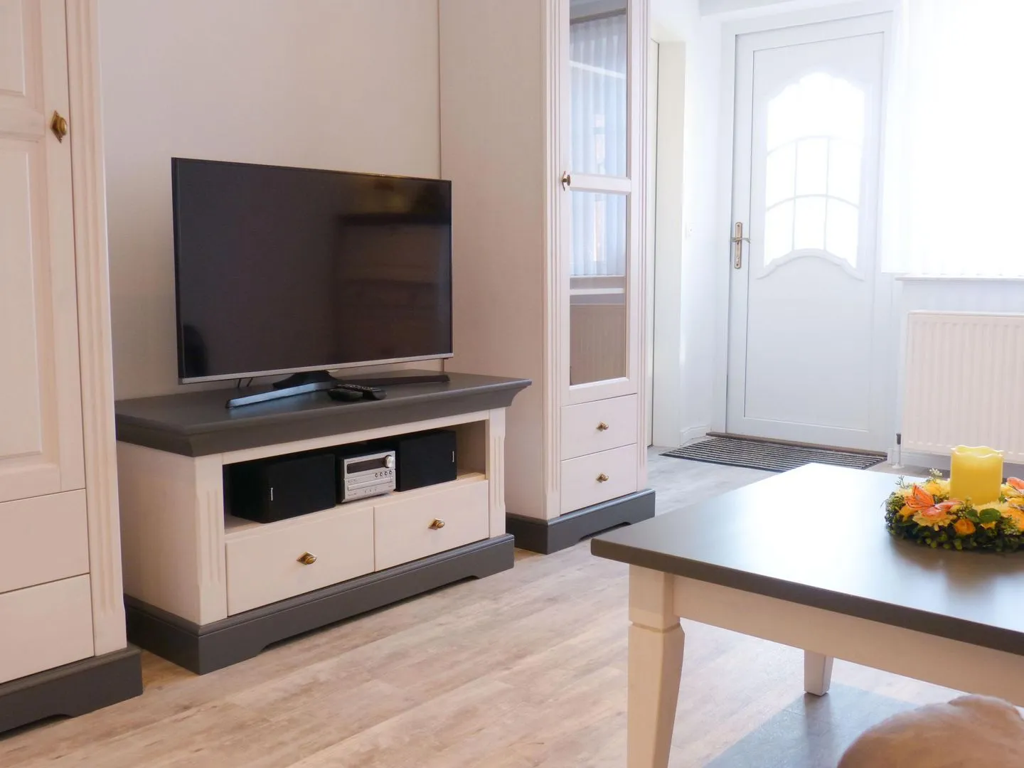 Bungalow *Ual Welhüs* Norddorf auf Amrum - TV Gerät