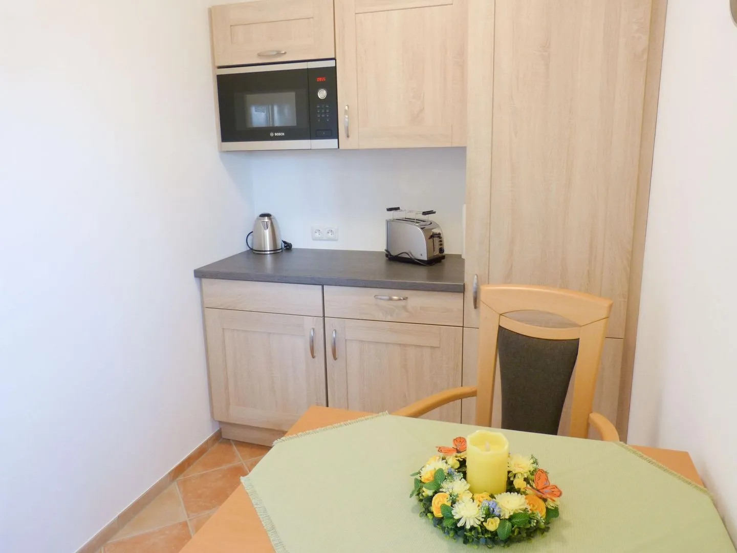 Bungalow *Ual Welhüs* Norddorf auf Amrum - Essplatz in der Küche