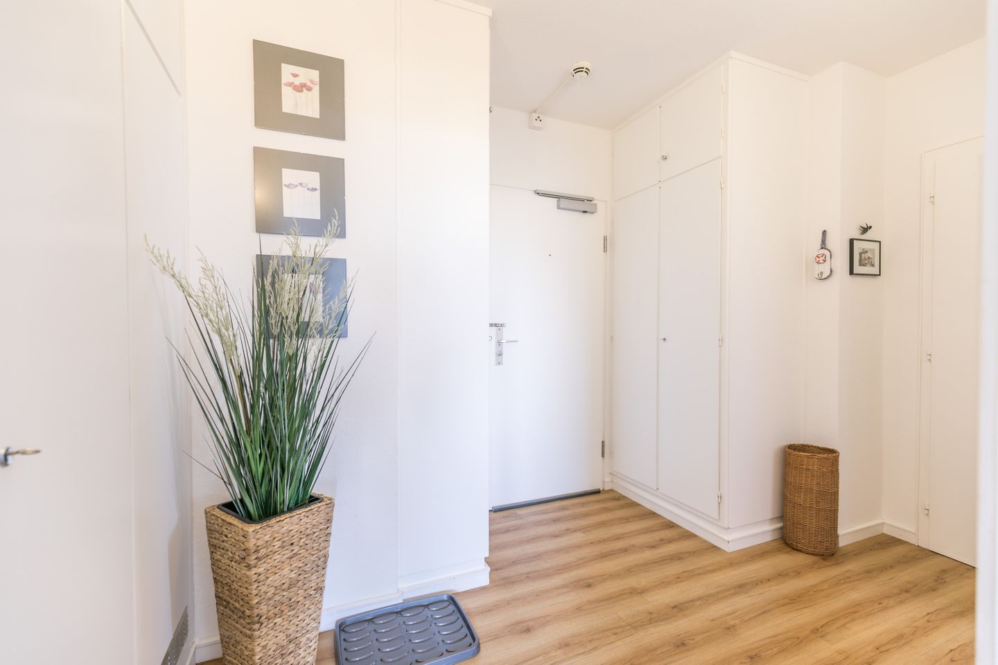 Appartement im Hochhaus / 5. OG, Flur