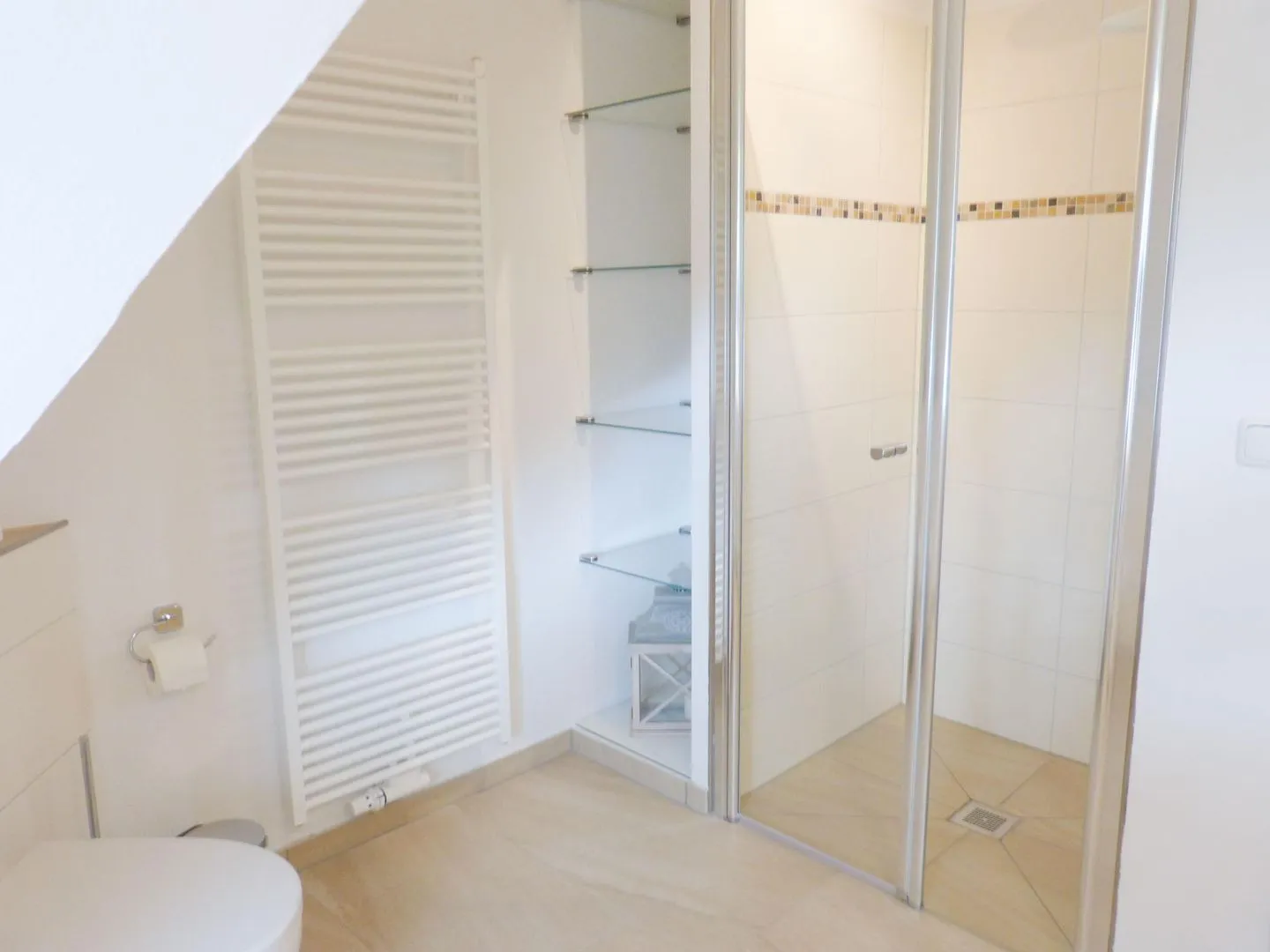 Heidehüs Friesenhaushälfte *Seepferdchen* Süddorf auf Amrum - Badezimmer in der Ferienwohnung Seepferdchen in Süddorf auf Amrum