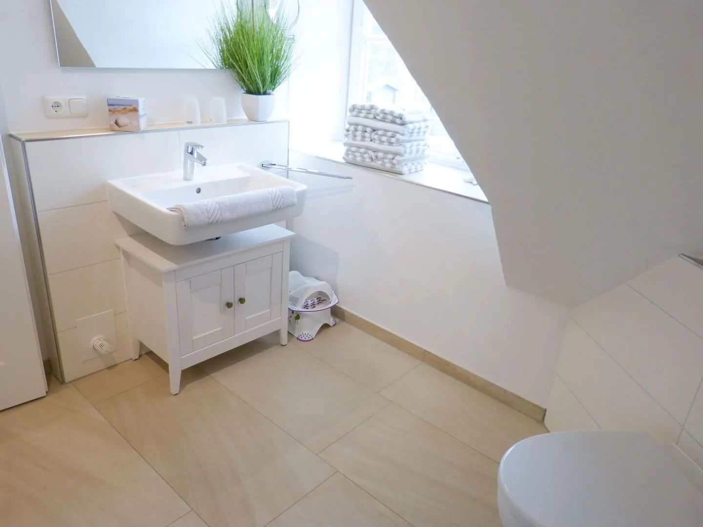 Heidehüs Friesenhaushälfte *Seepferdchen* Süddorf auf Amrum - Waschbecken in der Ferienwohnung Seepferdchen in Süddorf auf Amrum