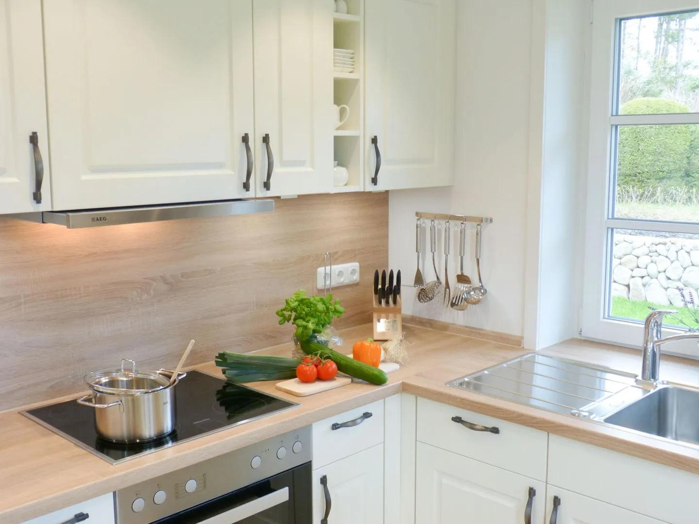 Heidehüs Friesenhaushälfte *Seepferdchen* Süddorf auf Amrum - Herd in der Küche der Ferienwohnung Seepferdchen in Süddorf auf Amrum