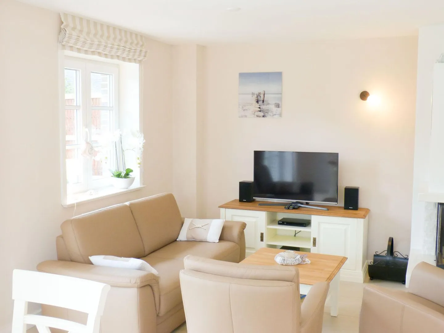 Heidehüs Friesenhaushälfte *Seepferdchen* Süddorf auf Amrum - Wohnzimmer in der Ferienwohnung Seepferdchen in Süddorf auf Amrum