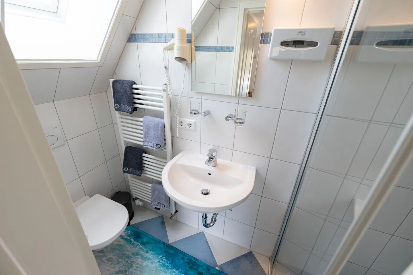 Haus Waltraud Ferienwohnung „Popenstuuv" Norddorf auf Amrum - Badezimmer