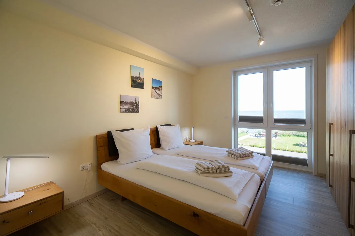 Haus *Weiße Düne* Ferienwohnung *Weiße Düne 5* Wittdün auf Amrum - Schlafzimmer
