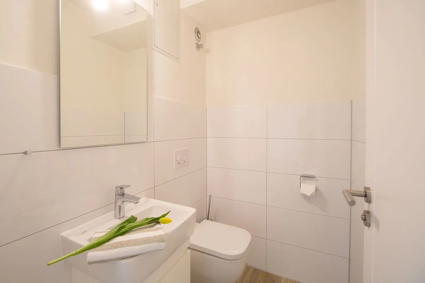Haus *Weiße Düne* Ferienwohnung *Weiße Düne 5* Wittdün auf Amrum - Badezimmer