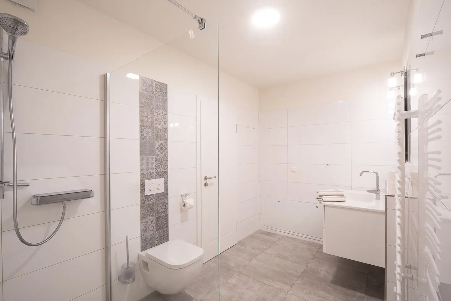Haus *Weiße Düne* Ferienwohnung *Weiße Düne 5* Wittdün auf Amrum - Badezimmer
