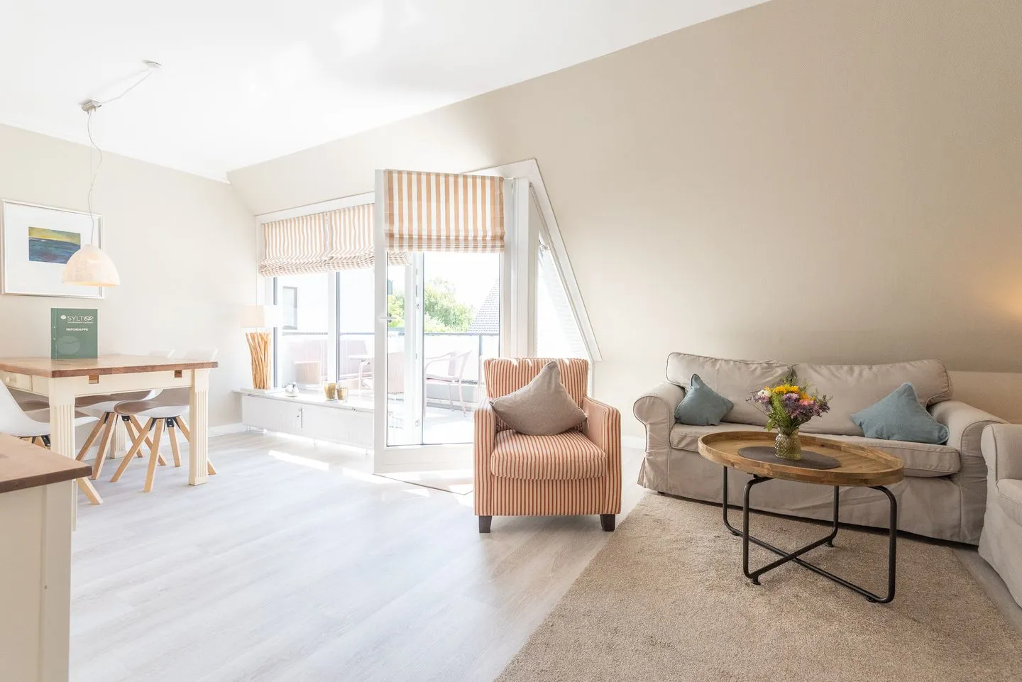 Käpt'n Gordon, App. 15 Wenningstedt - Wohnzimmer