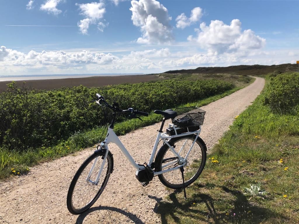 Fahrrad auf auf dem Radweg