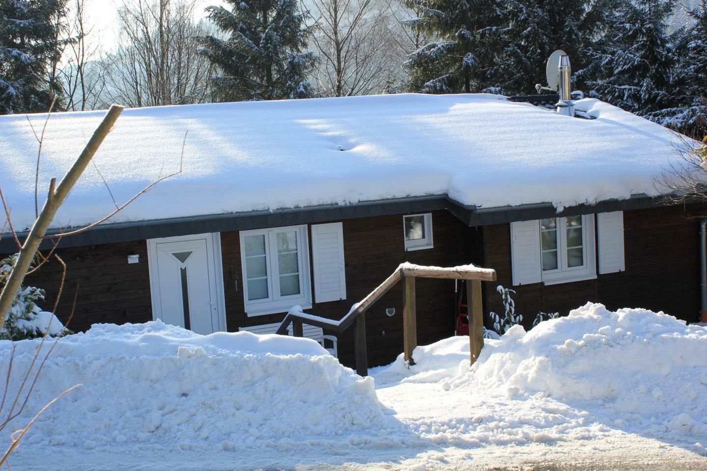  Geräumiges Ferienhaus mit Sauna, Glasfaser und herrlichem Blick in die Berge Hochsauerland - Hauptansicht