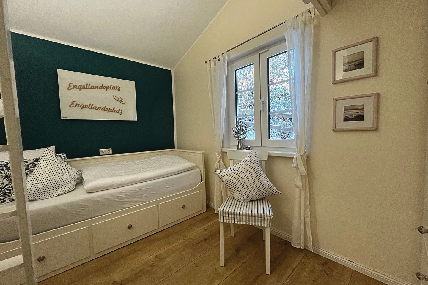  Geräumiges Ferienhaus mit Sauna, Glasfaser und herrlichem Blick in die Berge Hochsauerland - Schlafzimmer