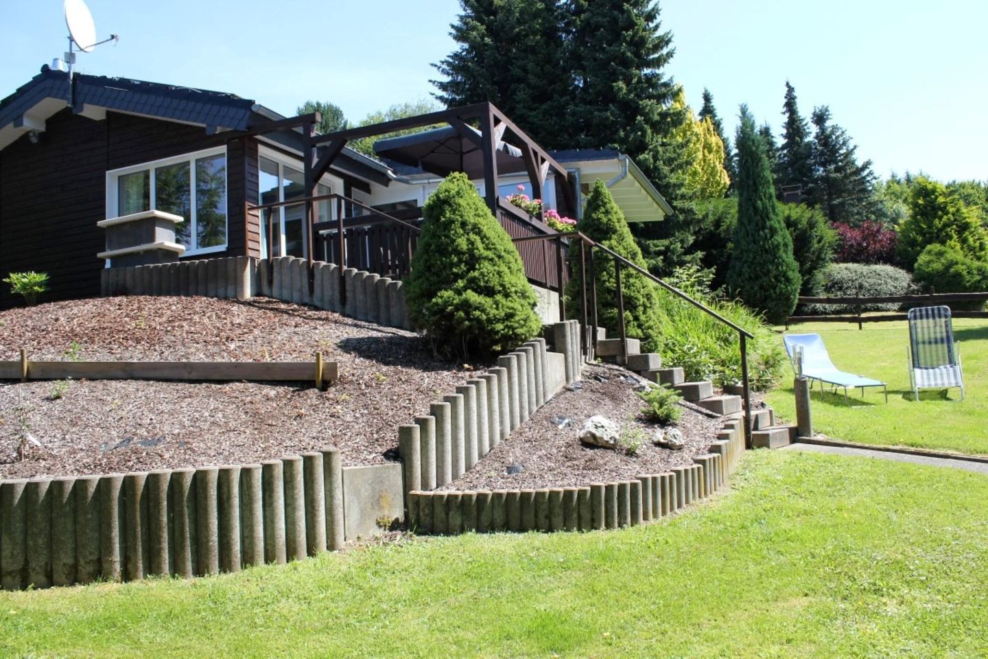  Geräumiges Ferienhaus mit Sauna, Glasfaser und herrlichem Blick in die Berge Hochsauerland - Garten