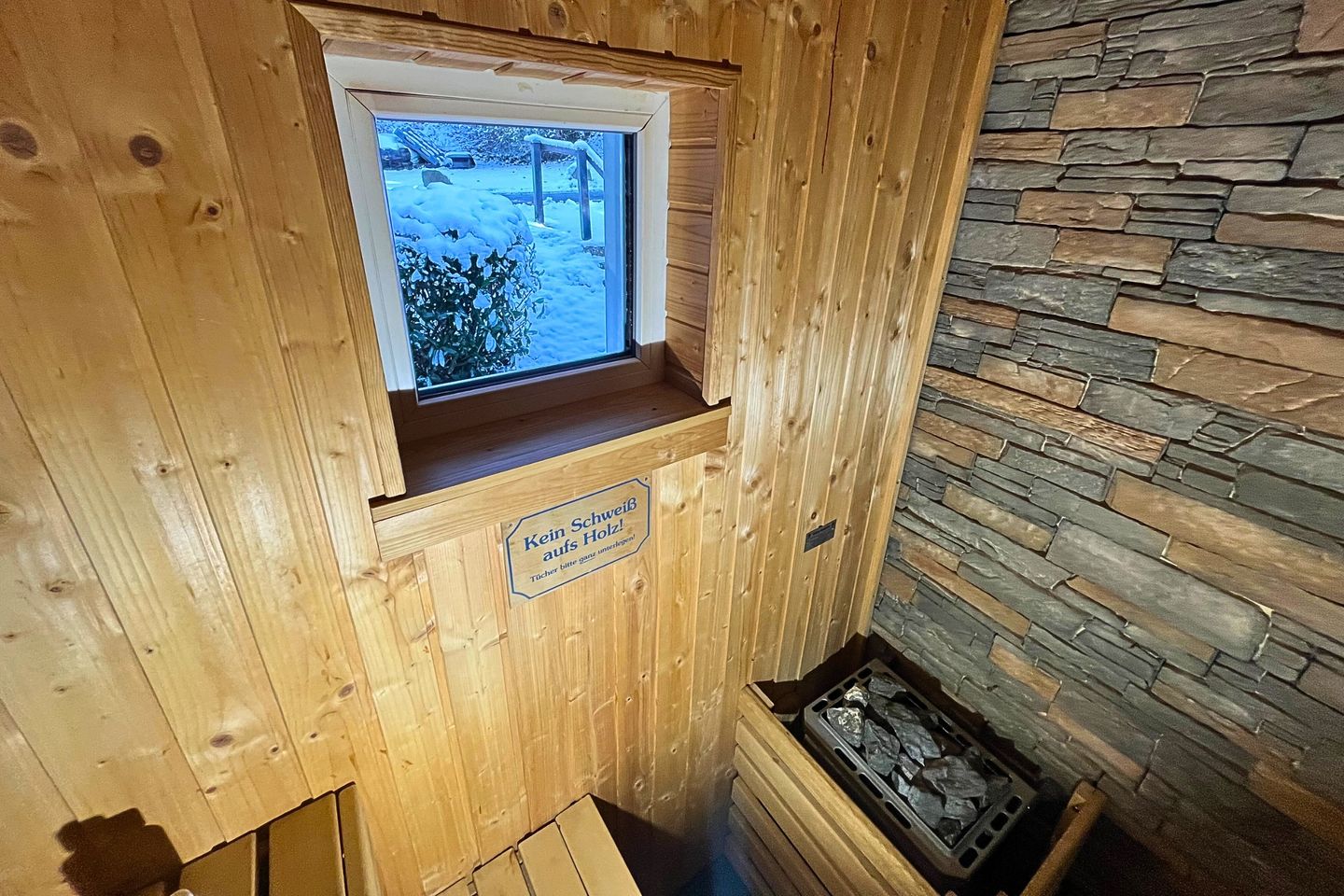  Geräumiges Ferienhaus mit Sauna, Glasfaser und herrlichem Blick in die Berge Hochsauerland - 