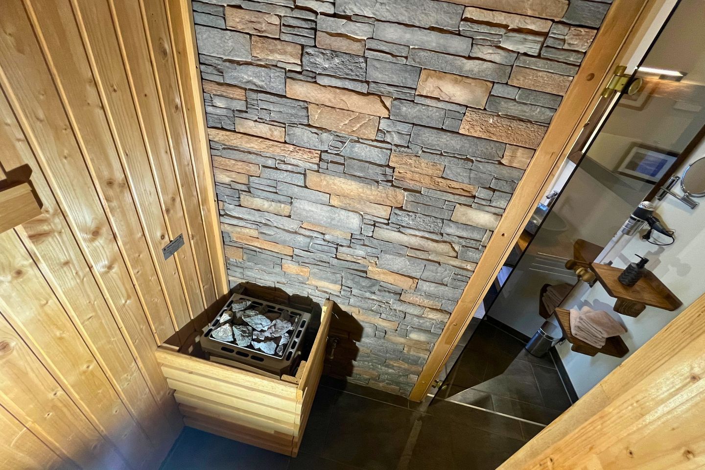  Geräumiges Ferienhaus mit Sauna, Glasfaser und herrlichem Blick in die Berge Hochsauerland - 