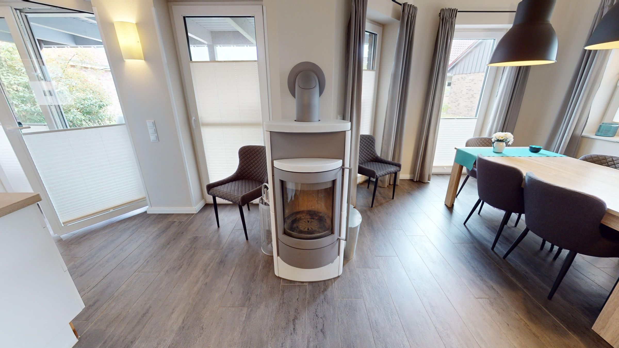 Kamin-/Ofen