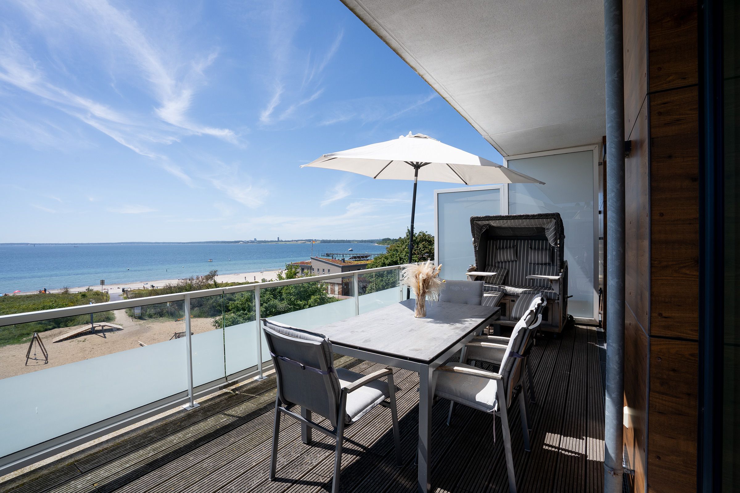 Strandfeeling das ganze Jahr – Ihr exklusives Penthouse mit Panorama-Meerblick.