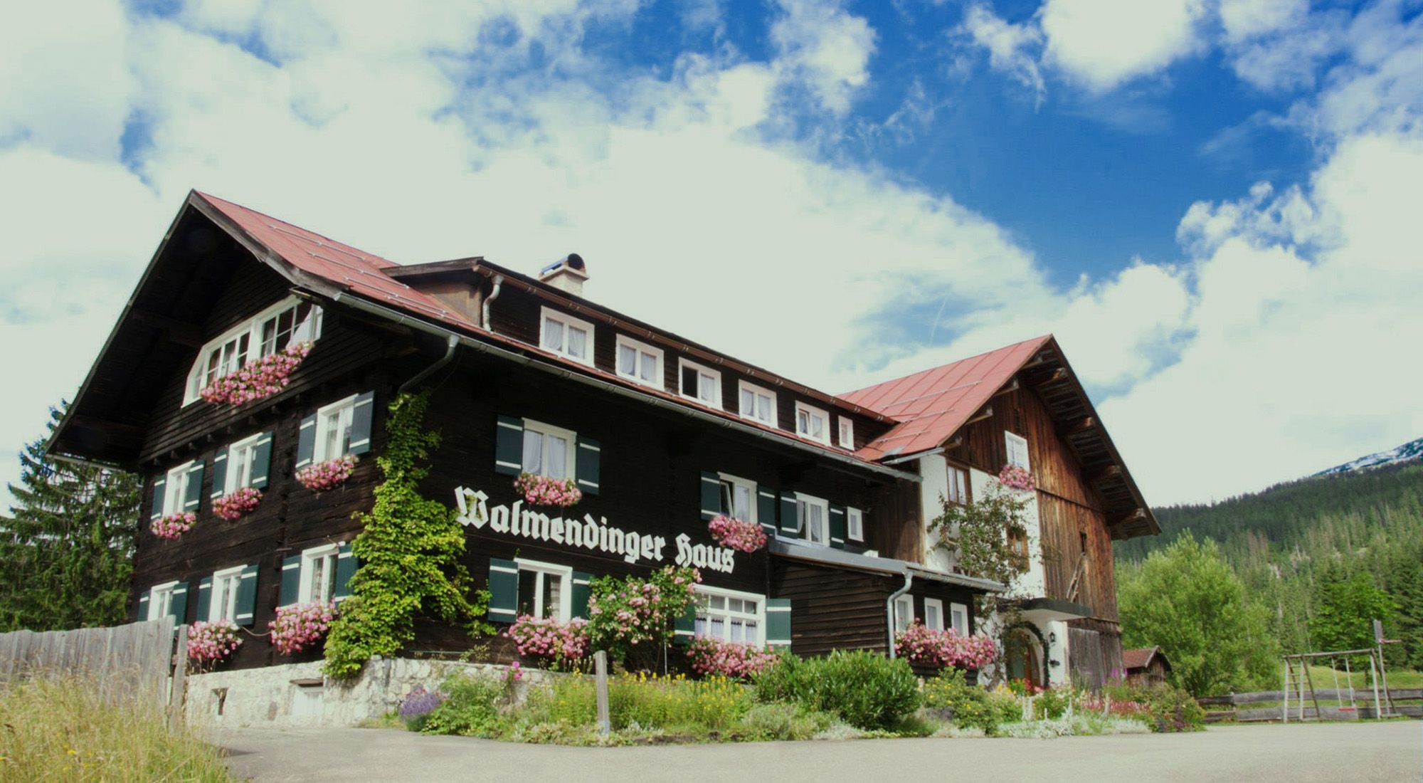  Walliserhus | Kleinwalsertal | Vorarlberg Kleinwalsertal - Hauptansicht