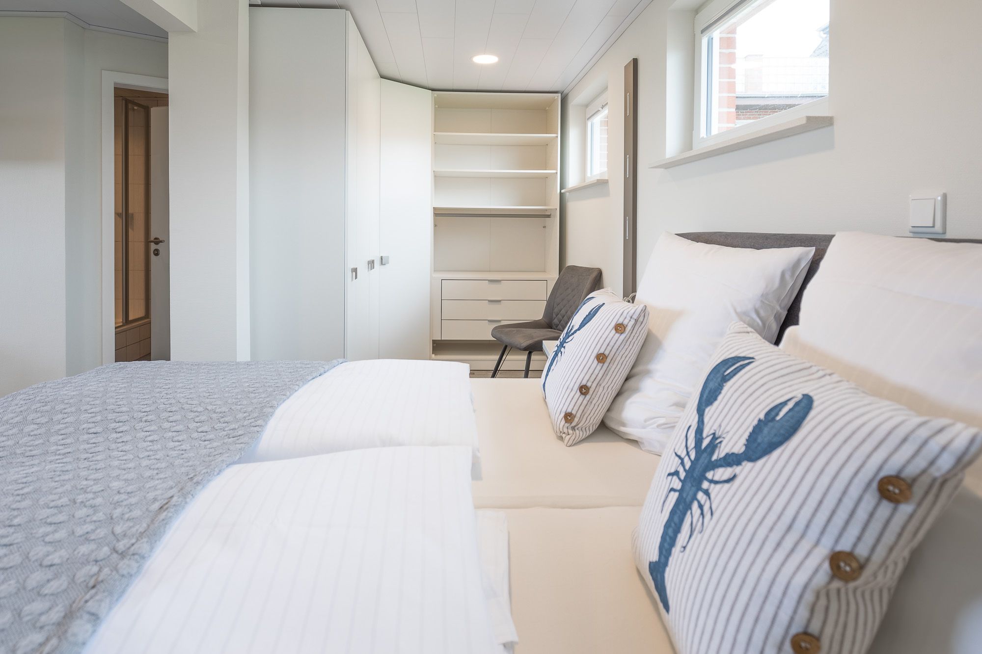 Bungalow Neuwarft, Wohnung 1 3